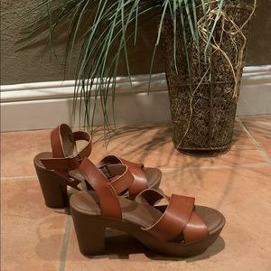 COPY - Universal Thread clog type cognac heels si…